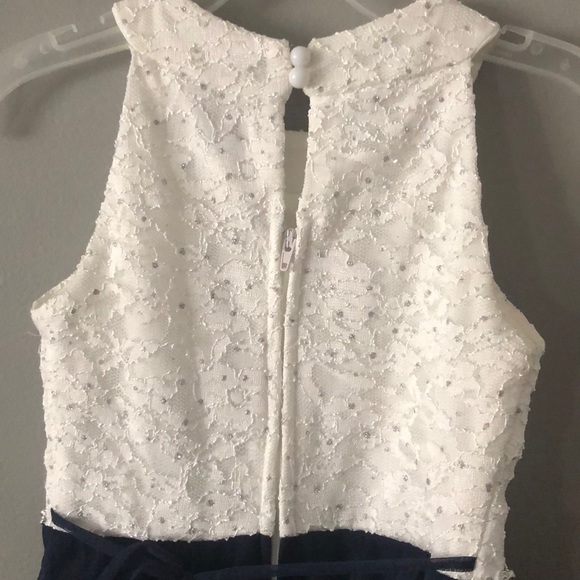 Beautiful Dress - Picture 3 of 5